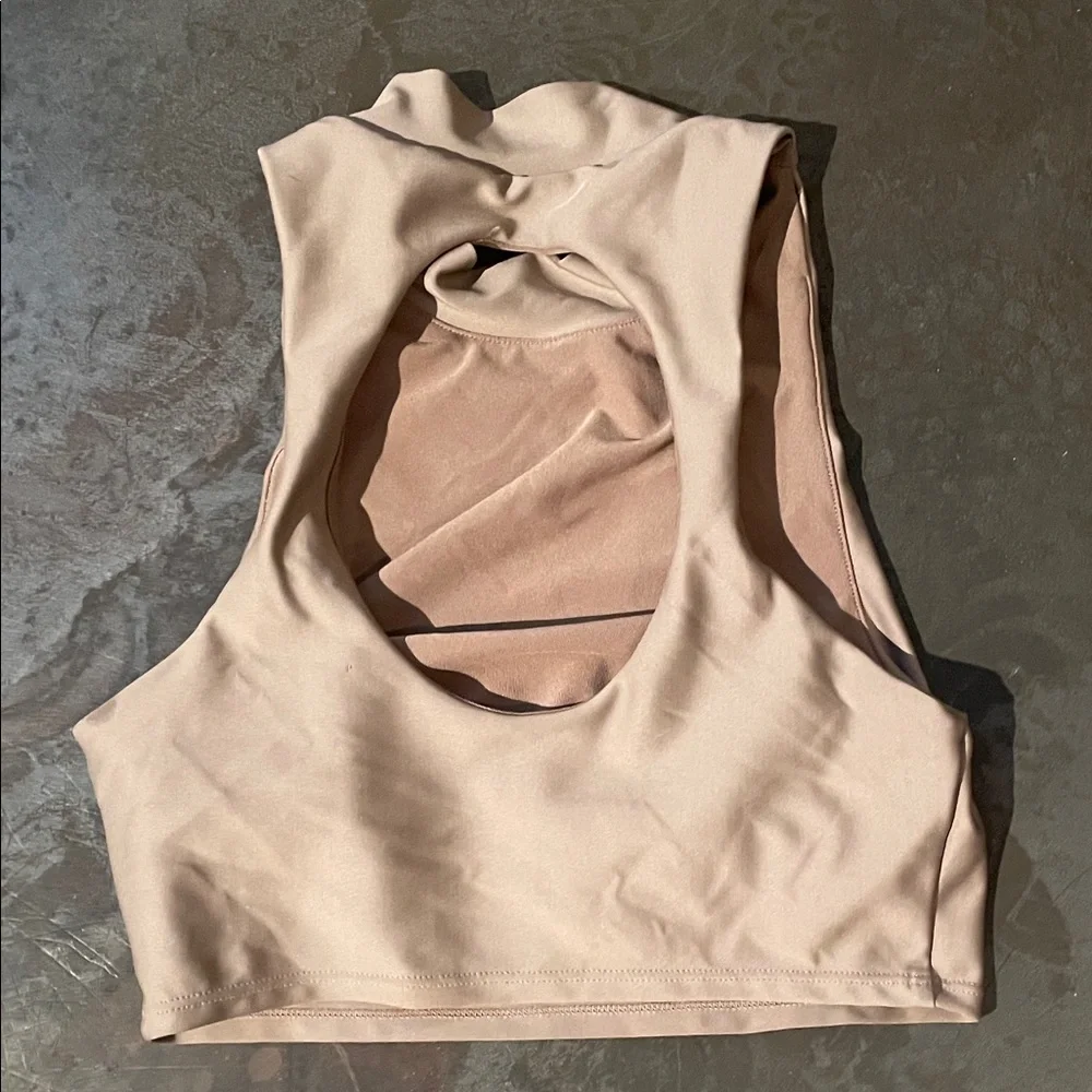 ALO Yoga Women's Beige tan Sleeveless Top